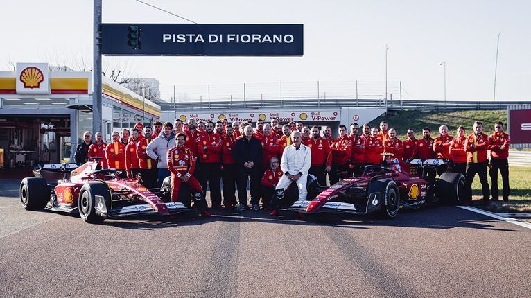 Scuderia Ferrari HP Bids Farewell to the Sainz Family with a Day to Remember